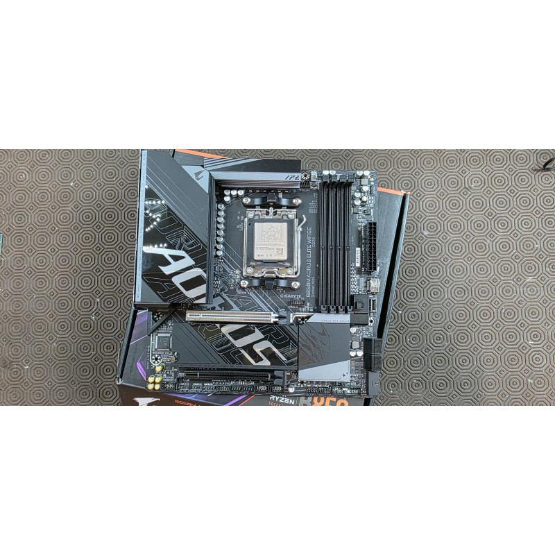 GIGABYTE B850M AORUS WIFI6E - USATO GARANTITO